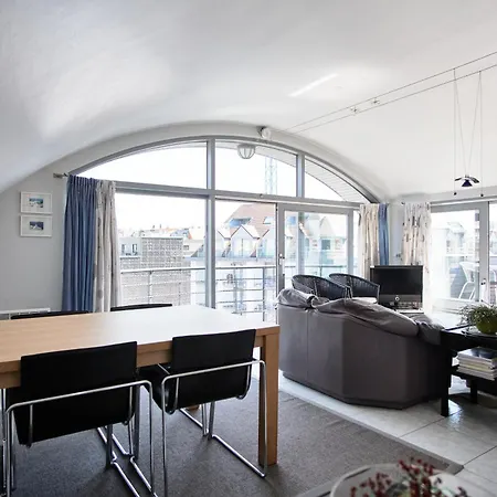 Nugget Point 0501 Met Garage *