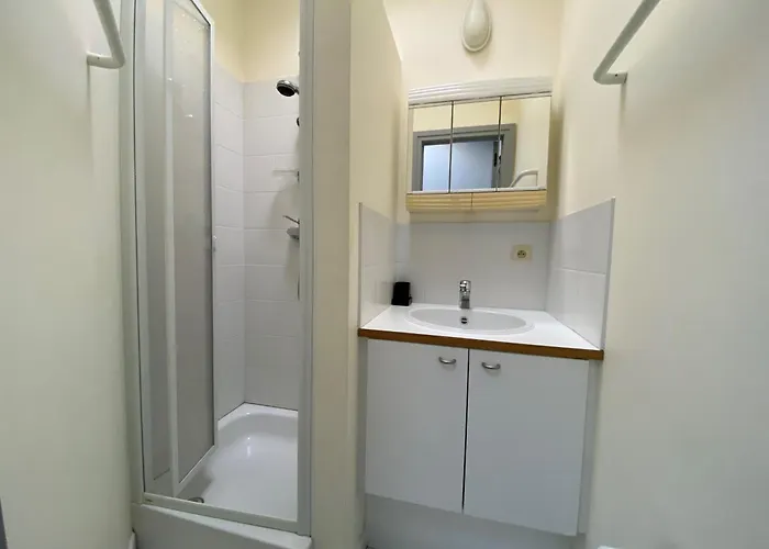 Nugget Point 0501 Met Garage *